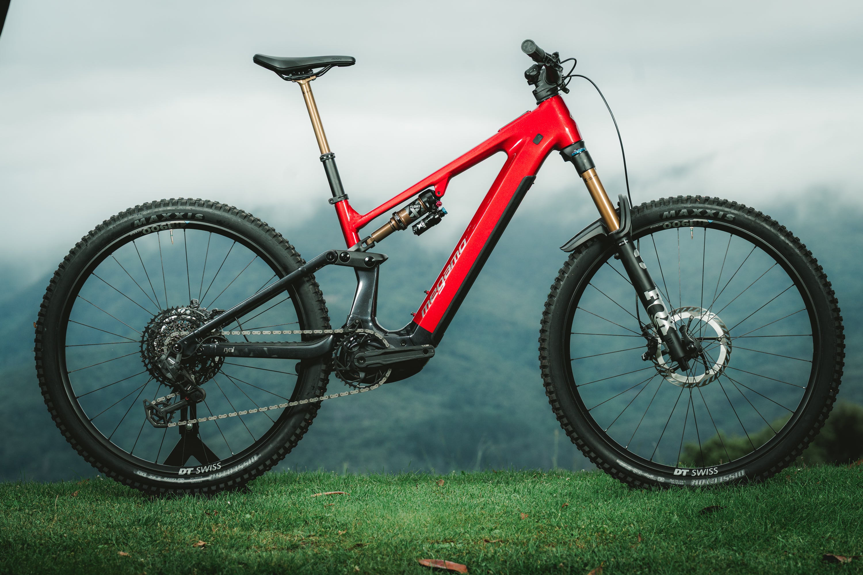 Megamo Ryal 10 Red
