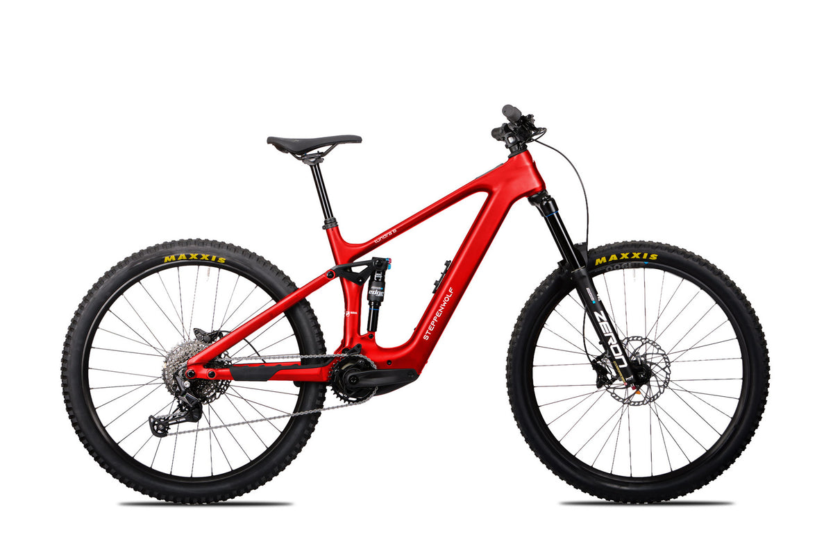 Steppenwolf Tundra 8 2027 in Racing Red Gloss – Seitenansicht