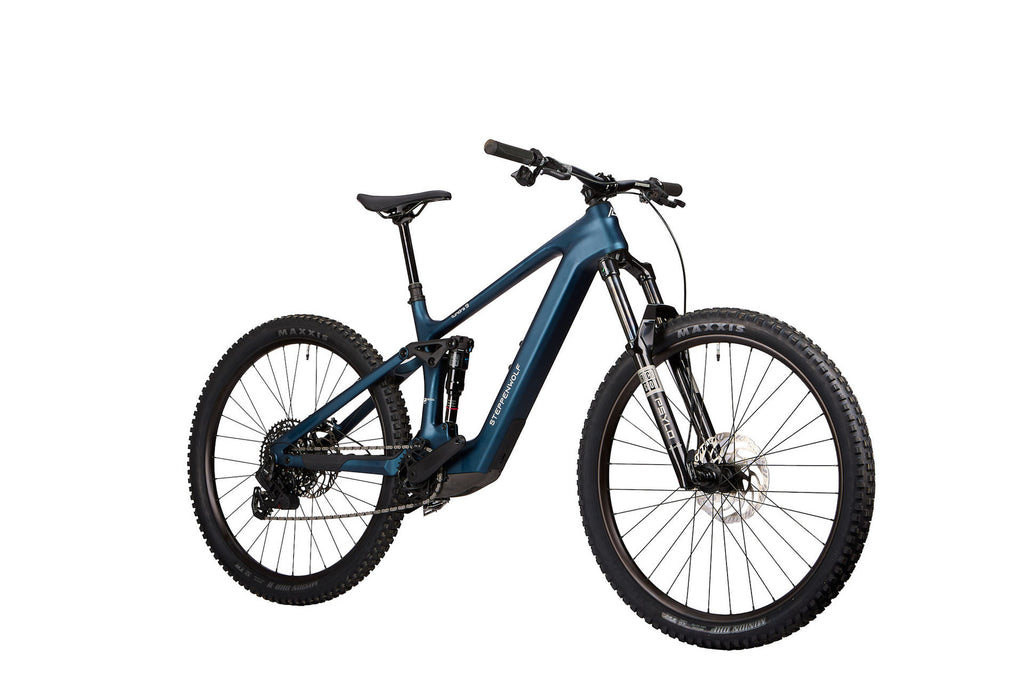 Steppenwolf Tundra 9 2027 in Atlas Blue Matte – schräge Vorderansicht