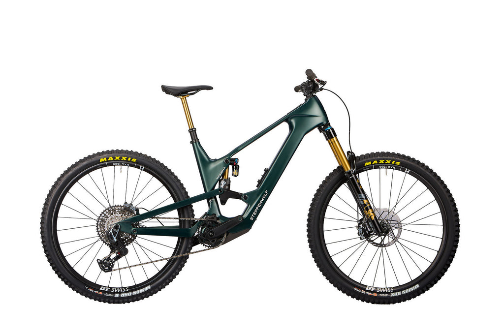 Steppenwolf Tycoon 11 in Dark Green Matte – Seitenansicht